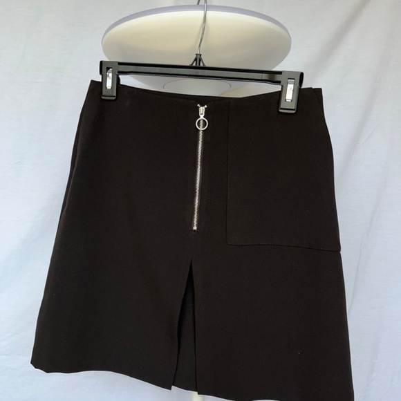 Twik (S) by Simons, A-line short skirt with zipper, front pleat, and pocket - Picture 3 of 12